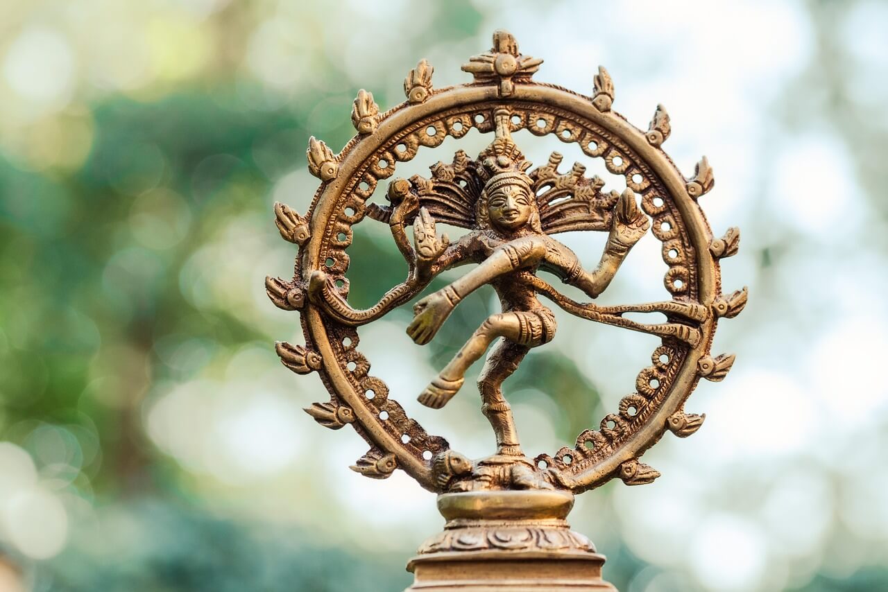 El karma en el hinduismo y su influencia en la reencarnación