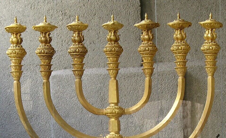 La Menorá, el candelabro judío de siete brazos