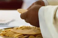 ¿Puede un cura católico estar casado?