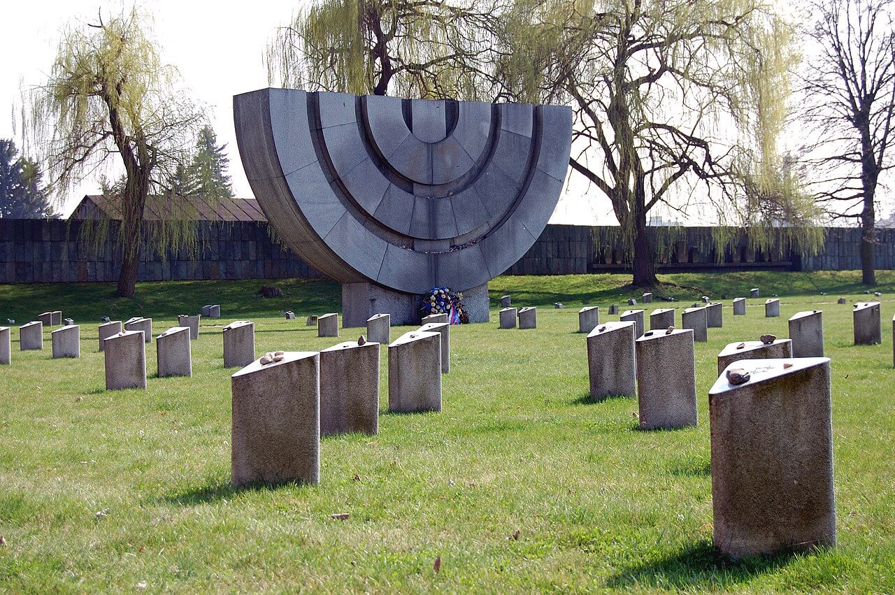La Mneorá en el memorial del campo de Theresinstadt