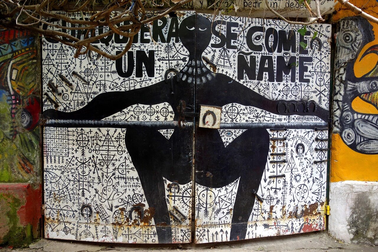 Mural de santería africana en el Caribe